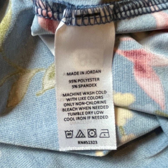 Vince Camuto Blue Floral Blouse - Size Medium - Picture 5 of 6